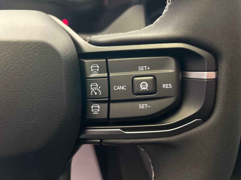 Jeep Cherokee LAREDO 2026