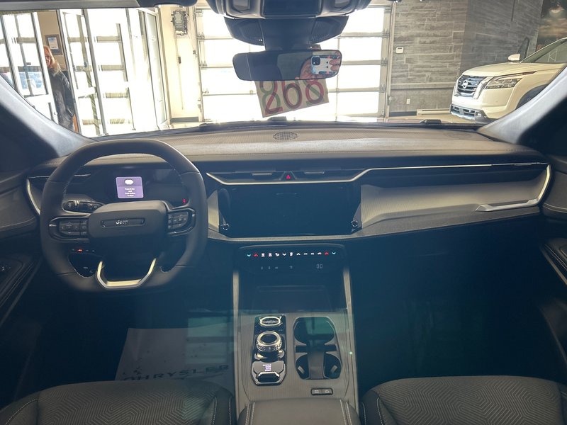 Jeep Cherokee LAREDO 2026