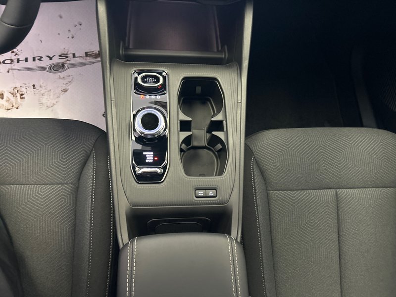 Jeep Cherokee LAREDO 2026