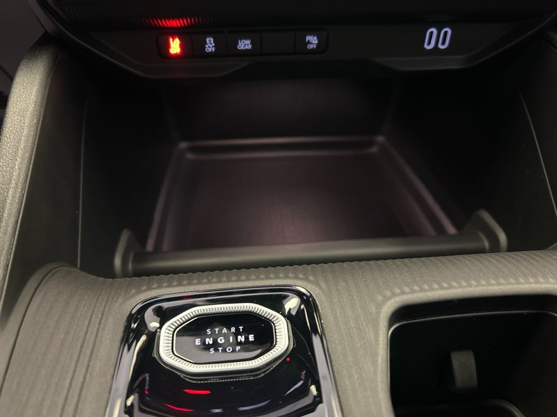 Jeep Cherokee LAREDO 2026