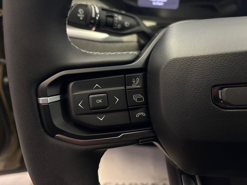 Jeep Cherokee LAREDO 2026