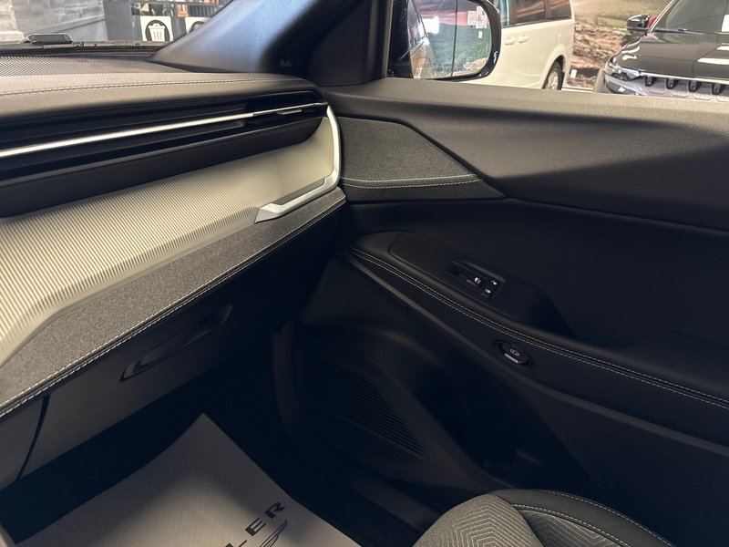Jeep Cherokee LAREDO 2026