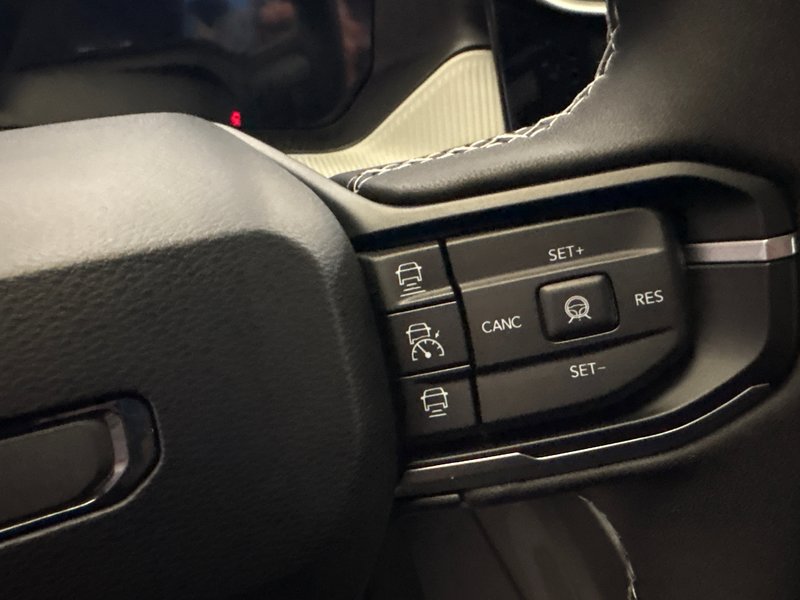 Jeep Cherokee LAREDO 2026