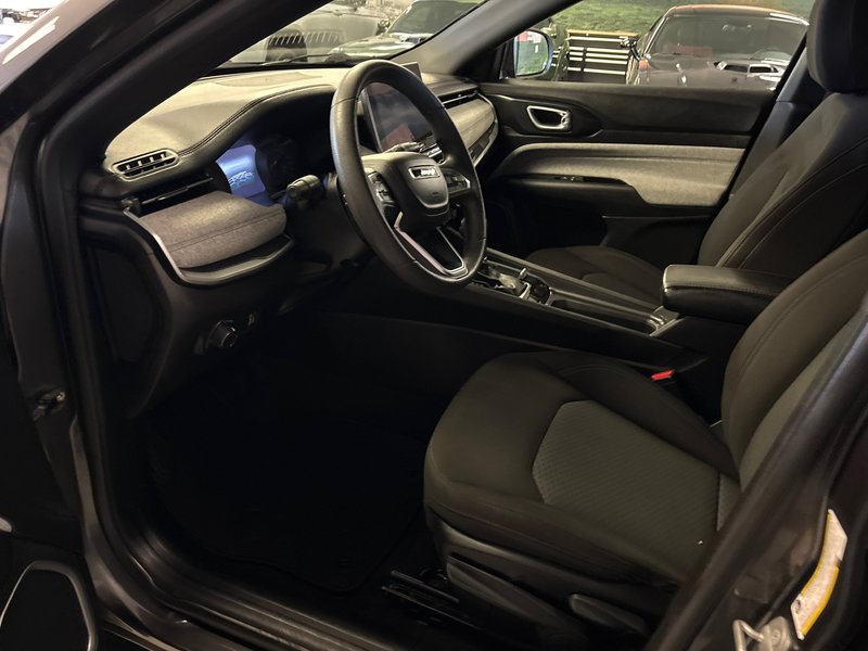 2023 Jeep Compass Sport