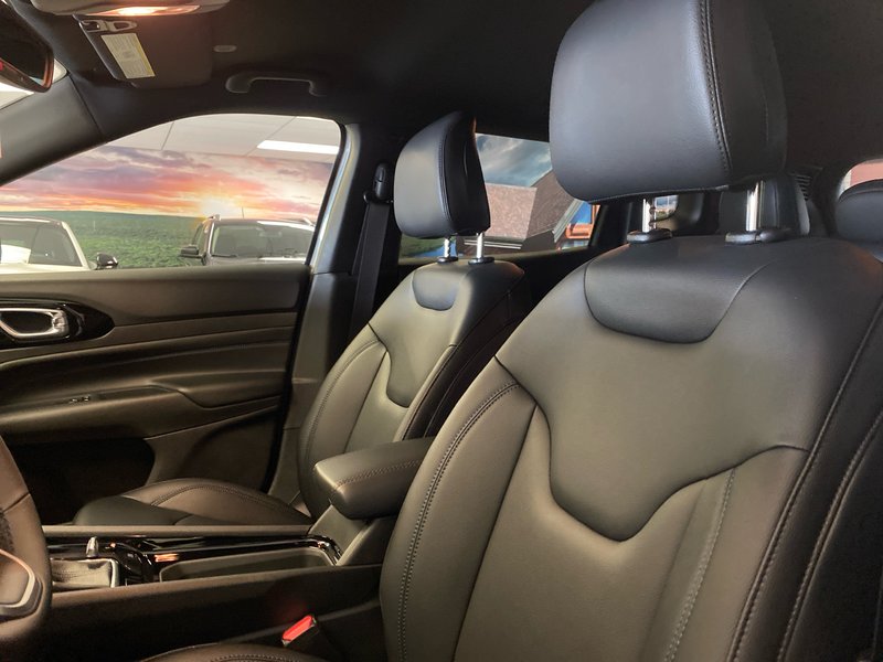 Jeep Compass ALTITUDE 2025