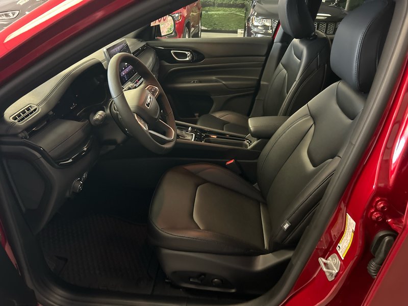 Jeep Compass ALTITUDE 2025