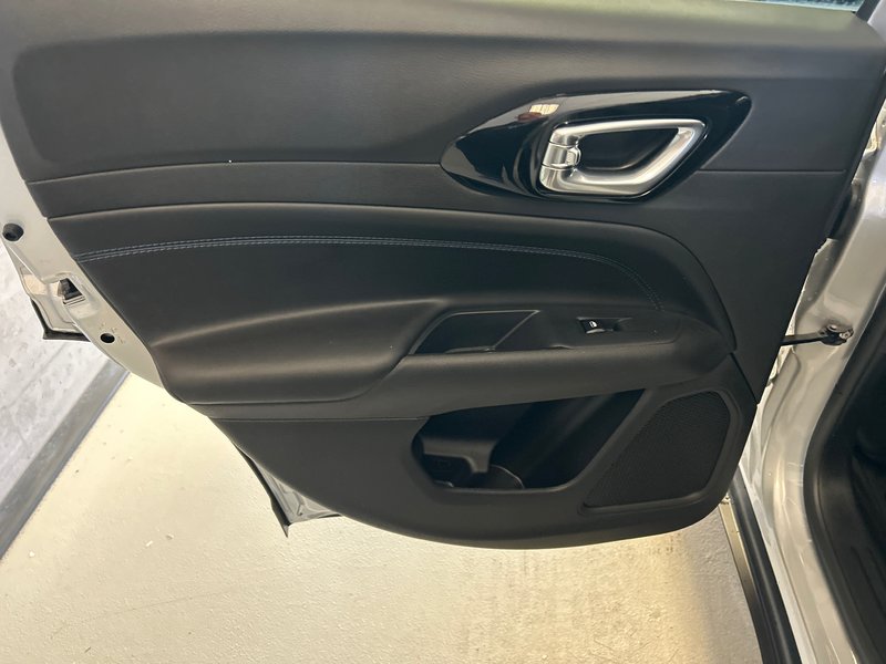 2025 Jeep COMPASS ALTITUDE