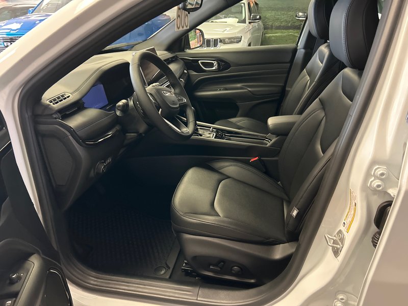 2025 Jeep Compass ALTITUDE