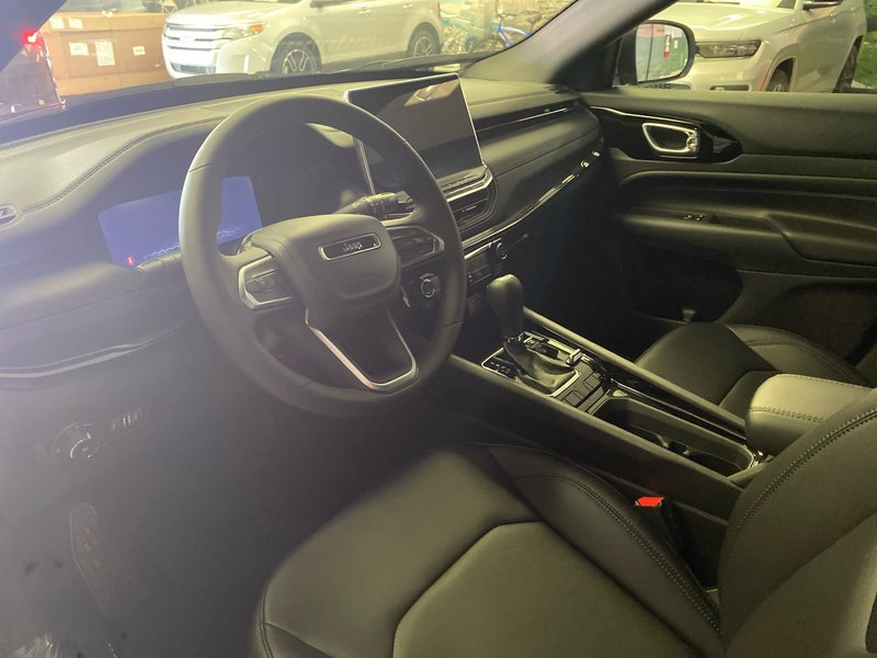Jeep Compass ALTITUDE 2025