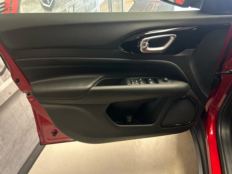 Jeep Compass ALTITUDE 2025