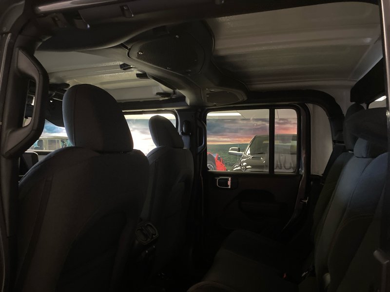 Jeep Gladiator NIGHTHAWK 2025