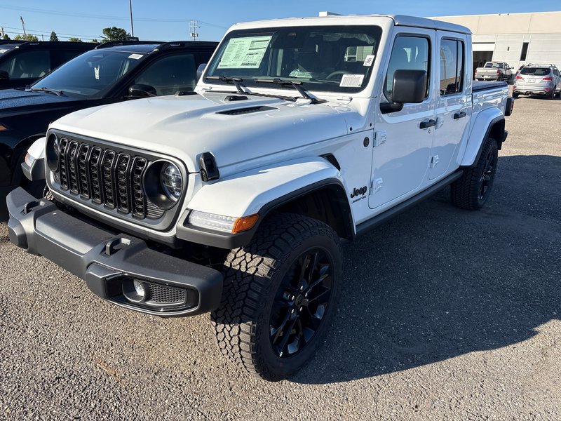 Jeep Gladiator NIGHTHAWK 2026