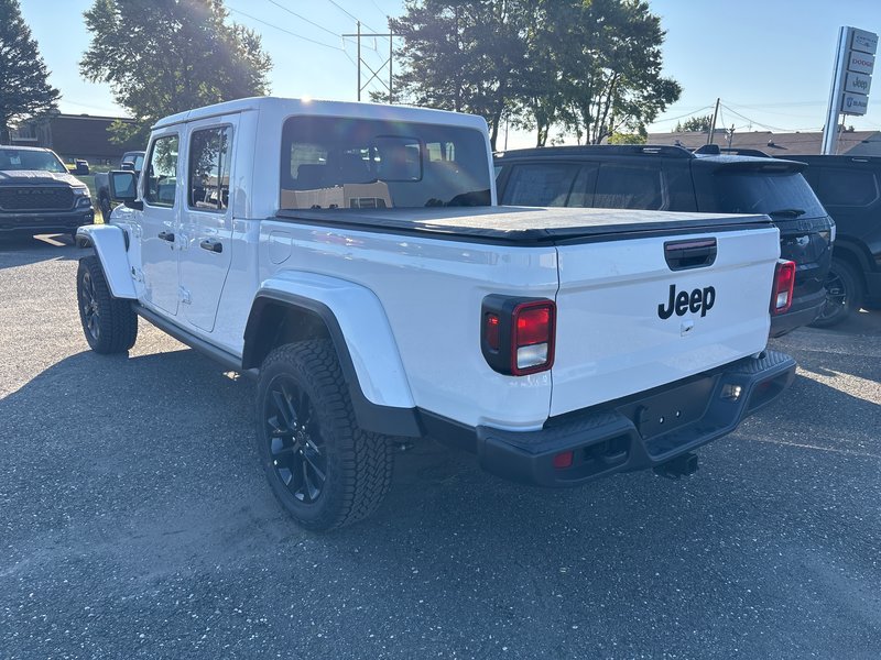 Jeep Gladiator NIGHTHAWK 2026