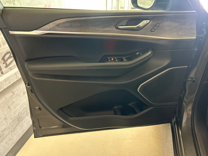 2025 Jeep Grand Cherokee 4xe 4XE