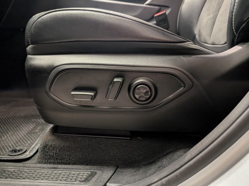 2022 Jeep GRAND CHEROKEE L LAREDO Altitude