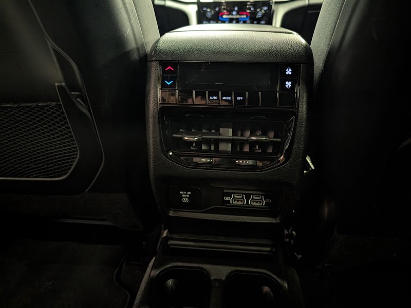 2022 Jeep GRAND CHEROKEE L LAREDO Altitude