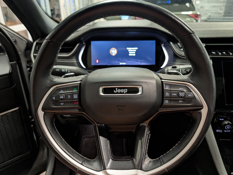 2022 Jeep GRAND CHEROKEE L LAREDO Altitude