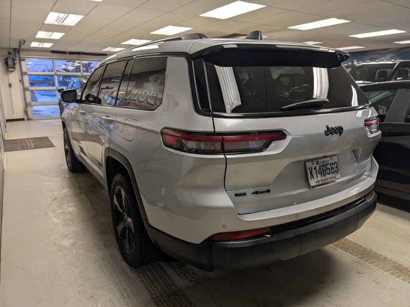 2022 Jeep GRAND CHEROKEE L LAREDO Altitude