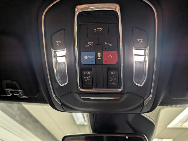 2022 Jeep GRAND CHEROKEE L LAREDO Altitude