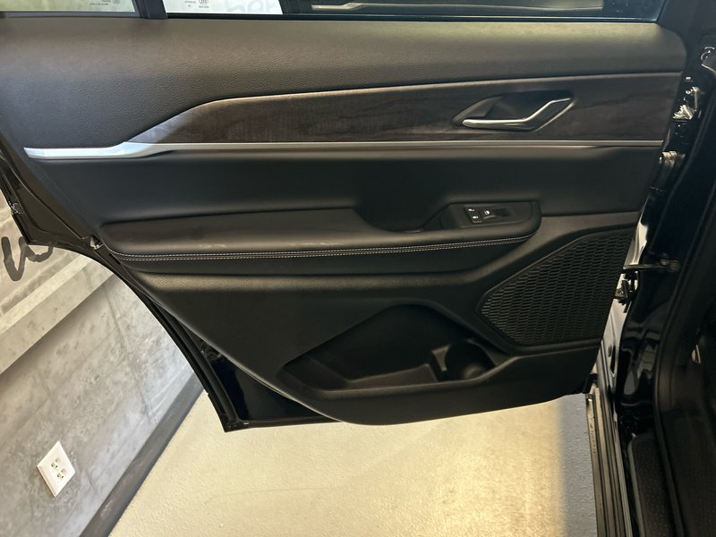 Jeep Grand Cherokee L LIMITED 2025