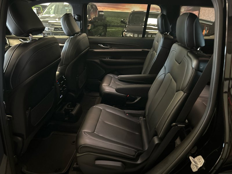 Jeep Grand Cherokee L LIMITED 2025