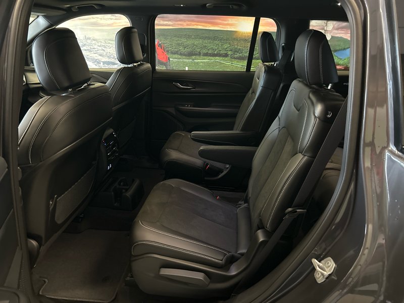 Jeep Grand Cherokee L ALTITUDE 2025