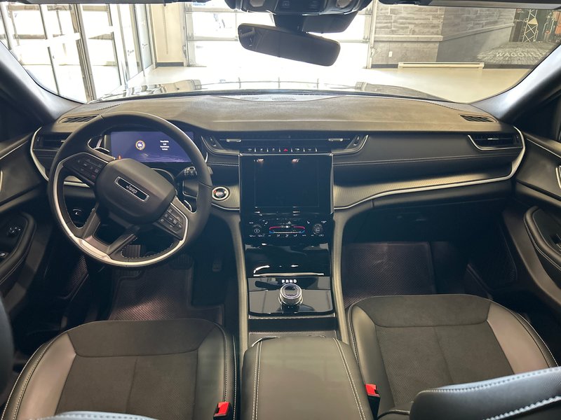 Jeep Grand Cherokee L ALTITUDE 2025