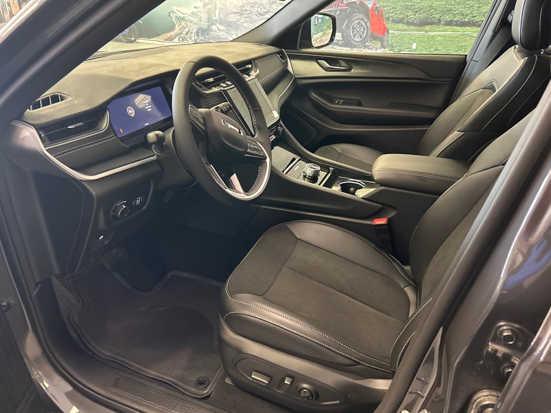 Jeep Grand Cherokee L ALTITUDE 2025