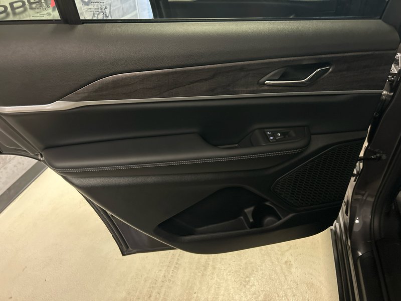 Jeep Grand Cherokee L LIMITED 2025