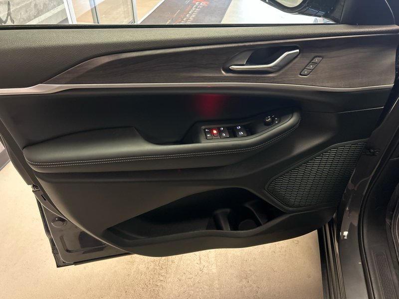 Jeep Grand Cherokee L LIMITED 2025