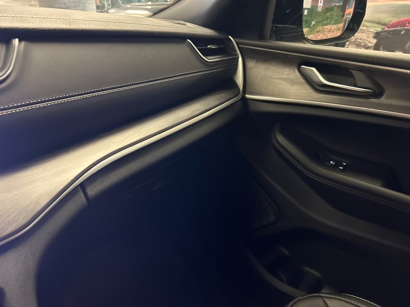 Jeep Grand Cherokee L LIMITED 2025