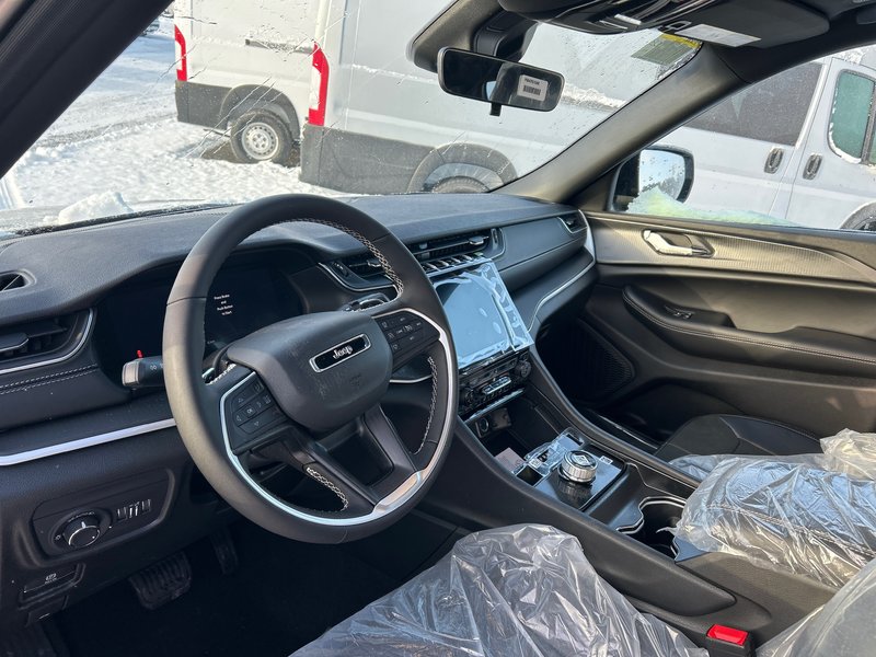 Jeep Grand Cherokee L ALTITUDE 2025