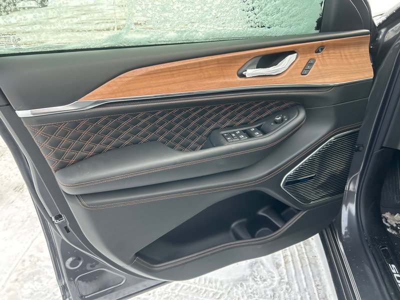 Jeep Grand Cherokee L SUMMIT RESERVE 2025