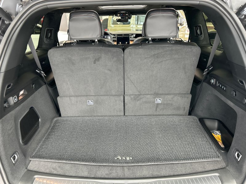 Jeep Grand Cherokee L SUMMIT RESERVE 2025