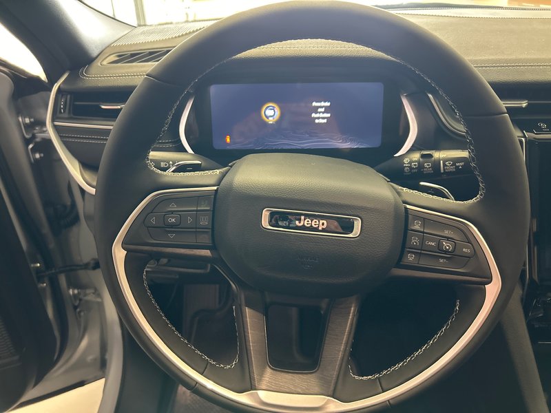 Jeep Grand Cherokee LIMITED 2025