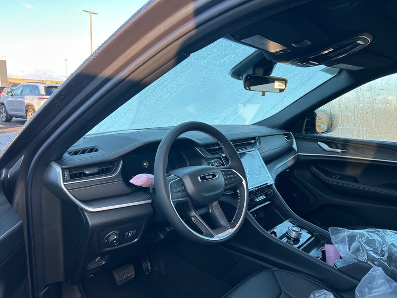 Jeep Grand Cherokee LIMITED 2025