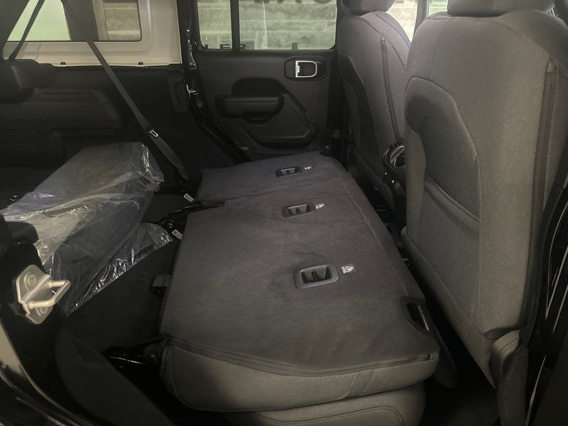2024 Jeep WRANGLER 4-Door SPORT S
