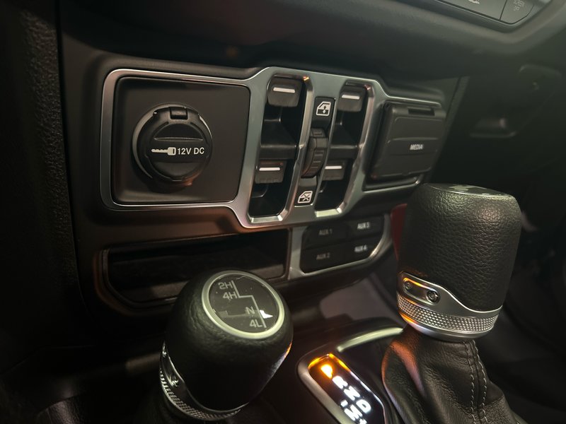 Jeep WRANGLER 4-Door SAHARA 2025