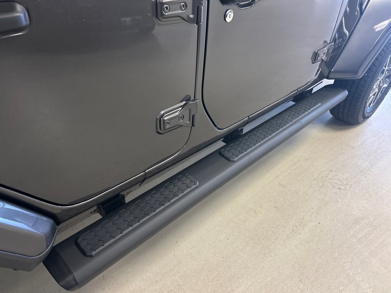 Jeep WRANGLER 4-Door SAHARA 2025