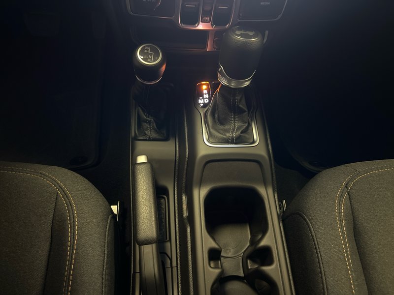 Jeep WRANGLER 4-Door SAHARA 2025