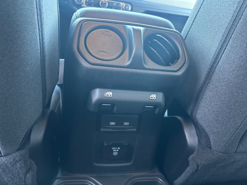 Jeep WRANGLER 4-Door SAHARA 2025