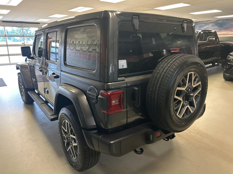 Jeep WRANGLER 4-Door SAHARA 2025