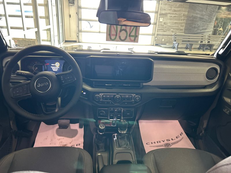 Jeep Wrangler 4-Door WILLYS 2026