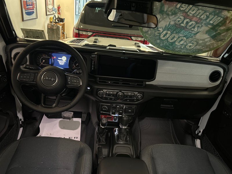 Jeep Wrangler 4-Door WILLYS 2026