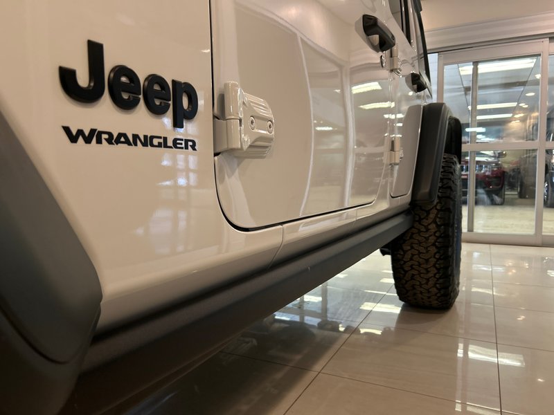 Jeep Wrangler 4-Door WILLYS 2026