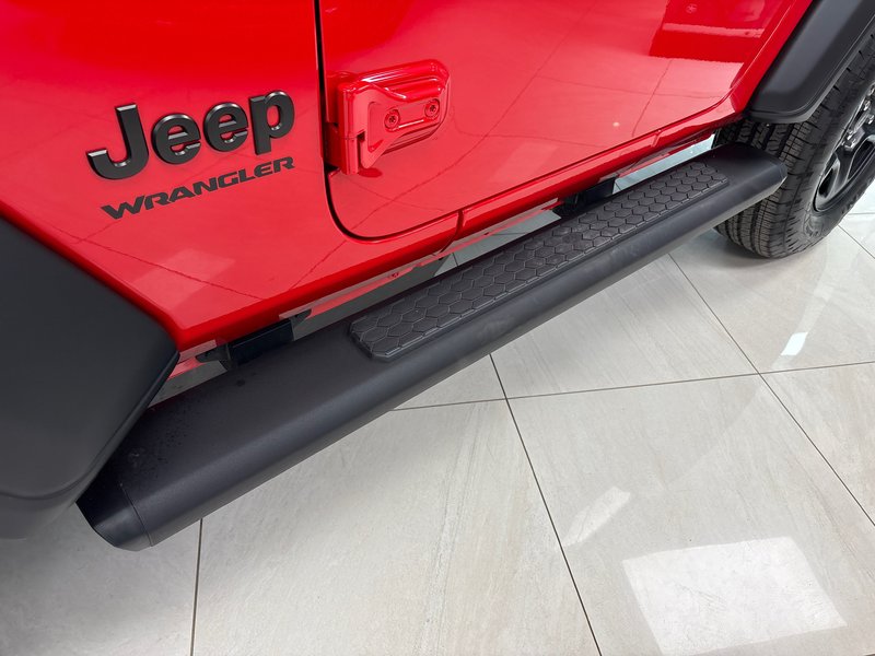 Jeep Wrangler SPORT 2026 CLIMATISATION*APPLE CARPLAY*TOIT RIGIDE FREEDOM TOP* MARCHEPIEDS NOIR* SYSTÈME AUDIO ALPINE