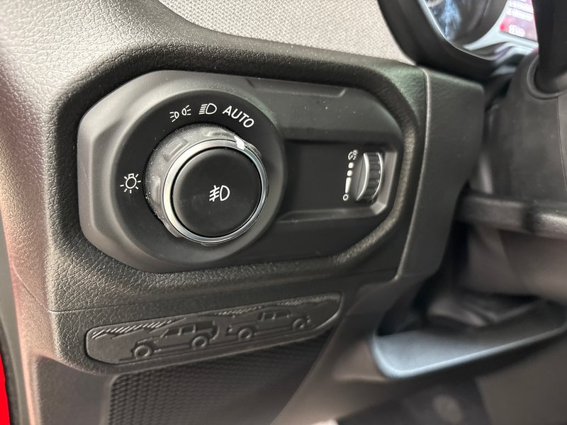 Jeep Wrangler SPORT 2026 CLIMATISATION*APPLE CARPLAY*TOIT RIGIDE FREEDOM TOP* MARCHEPIEDS NOIR* SYSTÈME AUDIO ALPINE