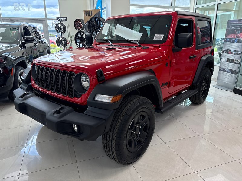 Jeep Wrangler SPORT 2026 CLIMATISATION*APPLE CARPLAY*TOIT RIGIDE FREEDOM TOP* MARCHEPIEDS NOIR* SYSTÈME AUDIO ALPINE