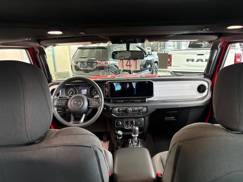 Jeep Wrangler SPORT 2026 CLIMATISATION*APPLE CARPLAY*TOIT RIGIDE FREEDOM TOP* MARCHEPIEDS NOIR* SYSTÈME AUDIO ALPINE