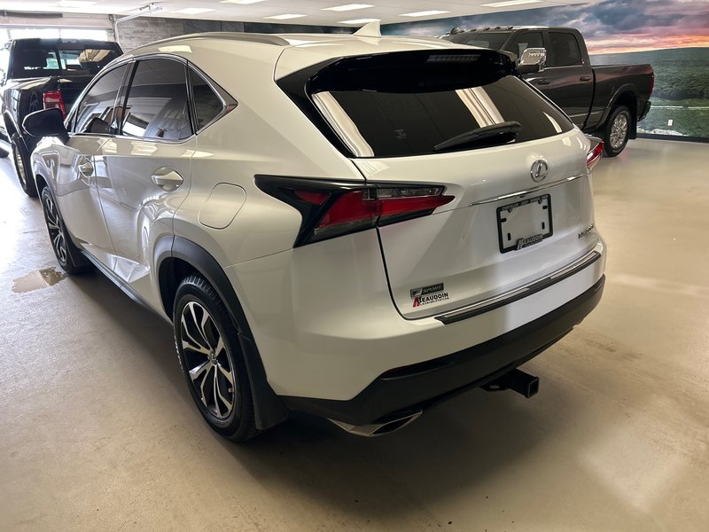 Lexus NX 200T BASE/200T F-SPORT  2016